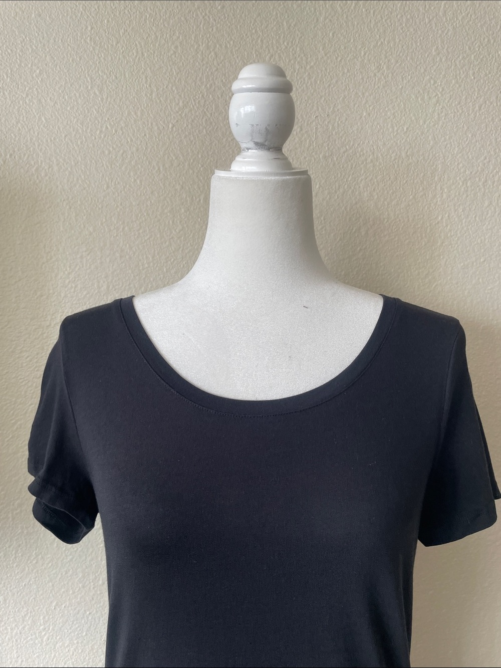 Quince - Cotton Modal Scoop Neck Tee - Picture 5 of 8